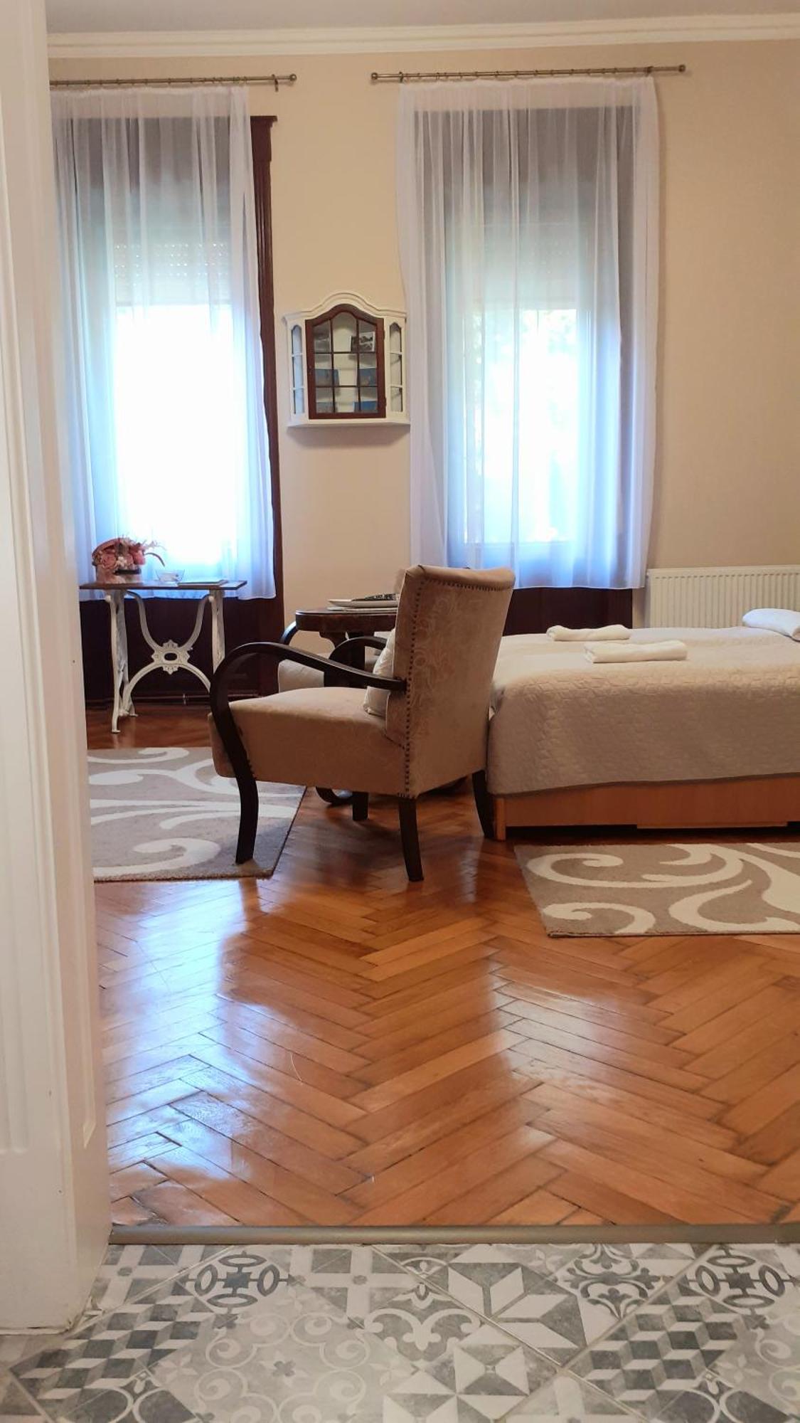 Appartamento Ékszerdoboz Apartman Eger Esterno foto